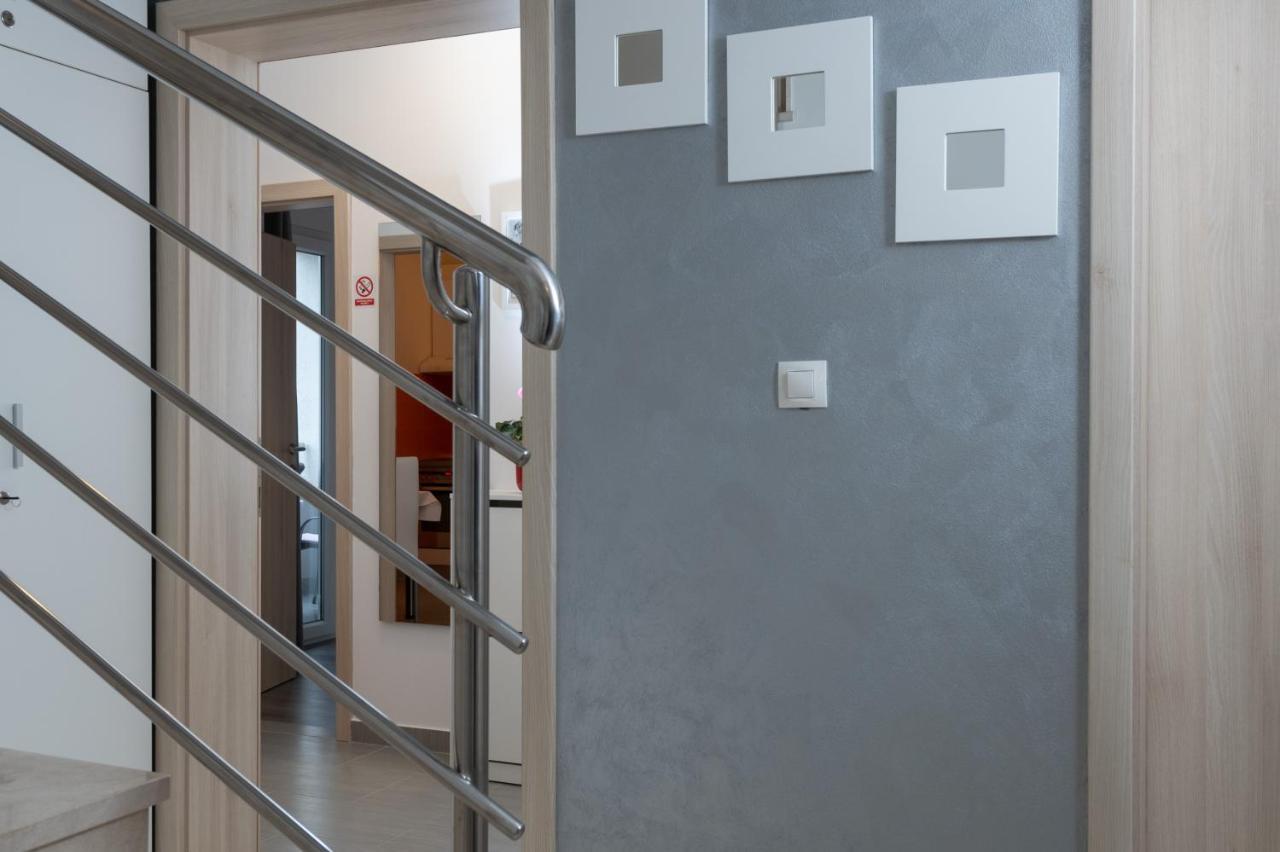 פולה Apartments Greta & Ivona מראה חיצוני תמונה