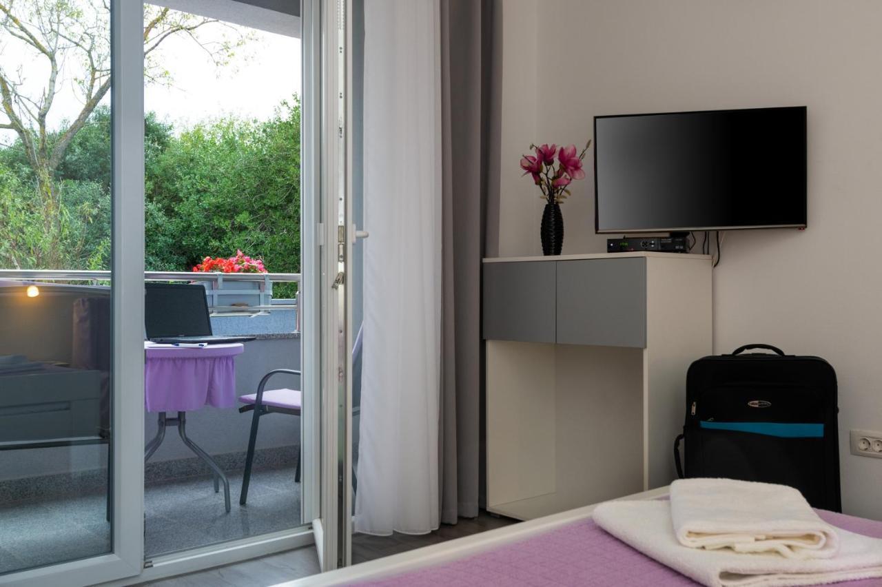 פולה Apartments Greta & Ivona מראה חיצוני תמונה