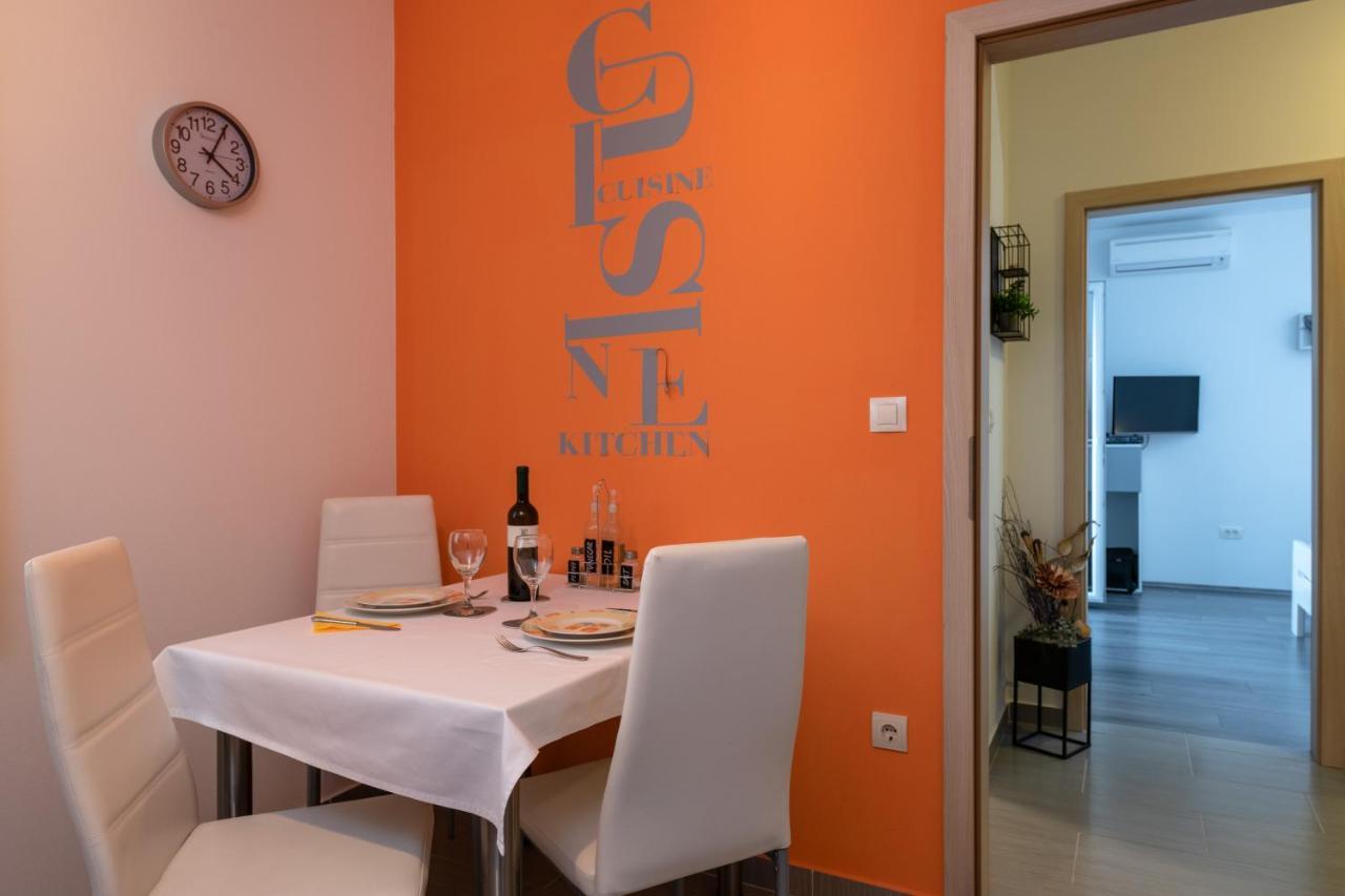 פולה Apartments Greta & Ivona מראה חיצוני תמונה