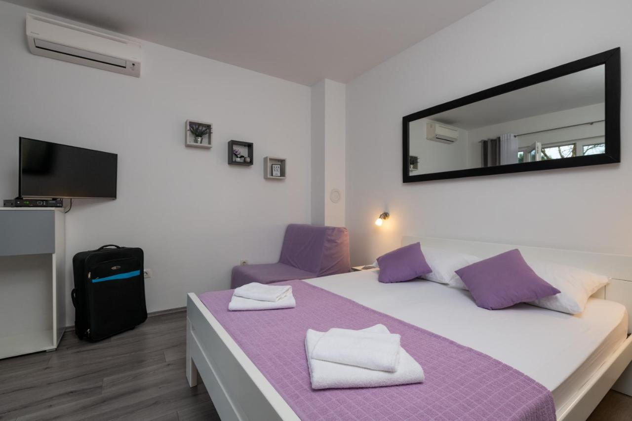 פולה Apartments Greta & Ivona מראה חיצוני תמונה