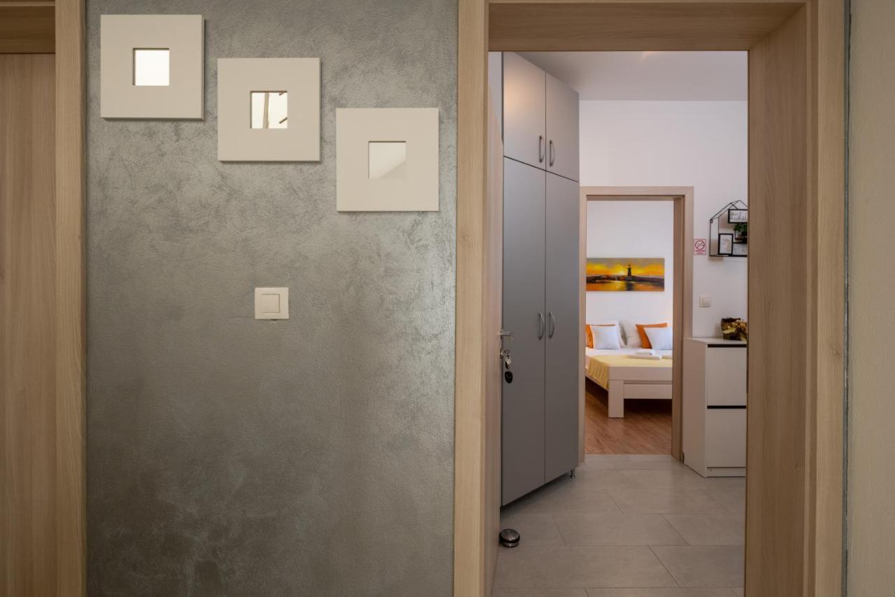 פולה Apartments Greta & Ivona מראה חיצוני תמונה