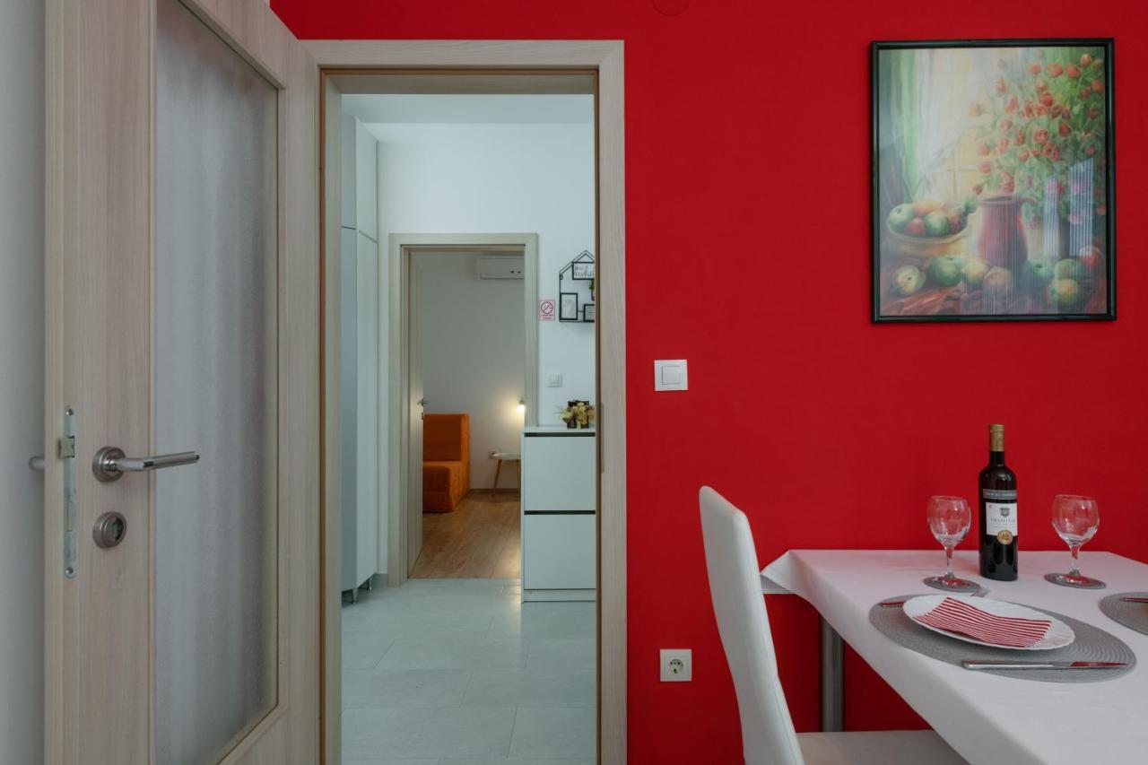 פולה Apartments Greta & Ivona מראה חיצוני תמונה